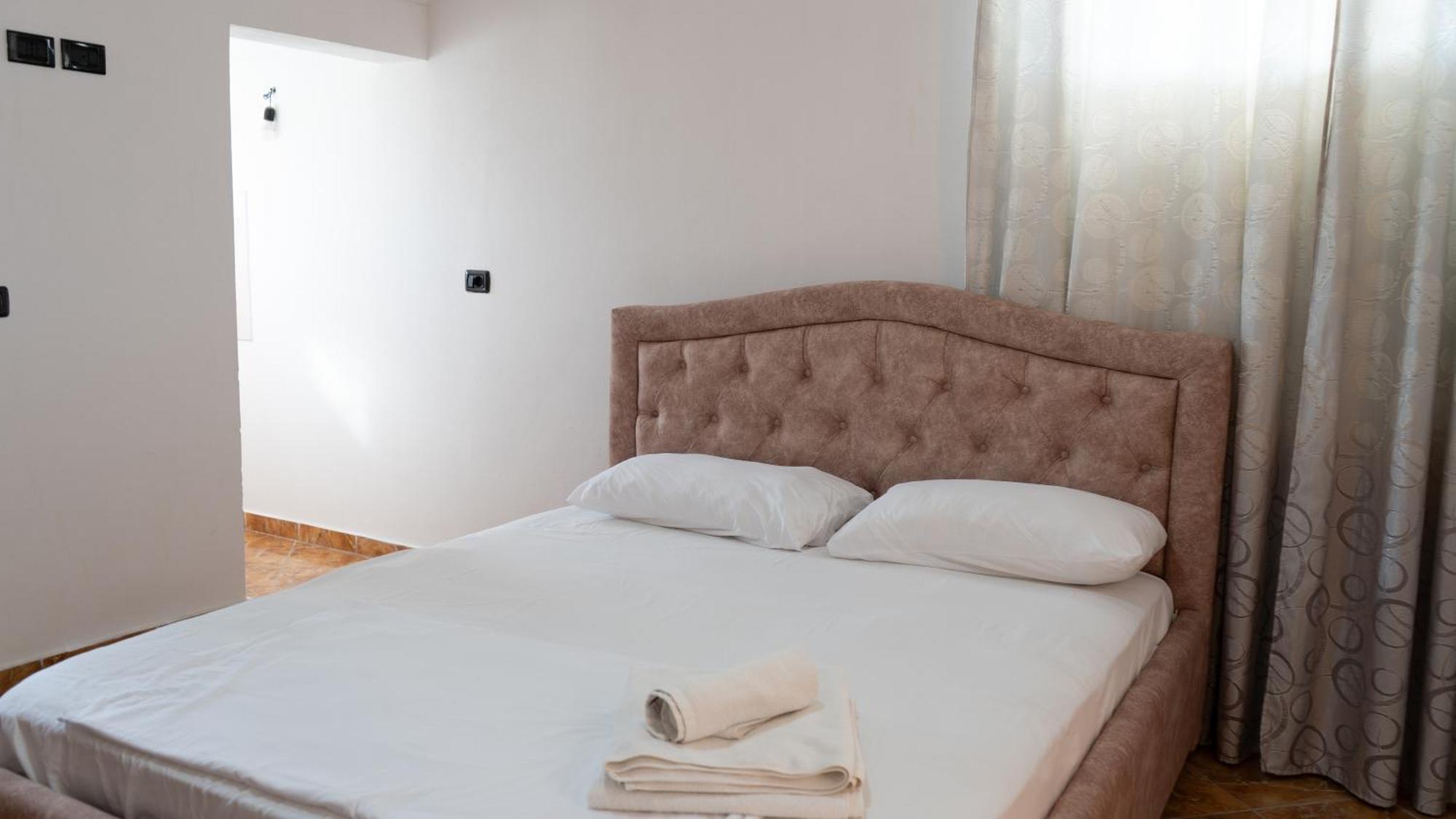 Villa Osmani Durres Bagian luar foto