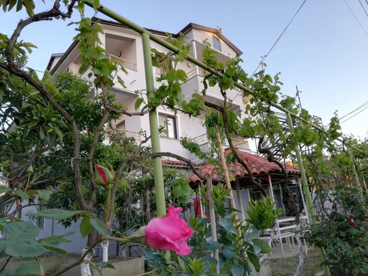 Villa Osmani Durres Bagian luar foto